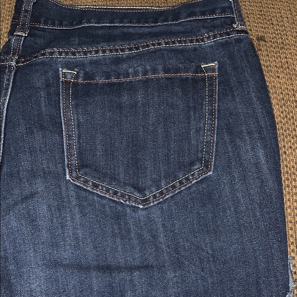 Women’s Old navy shorts - Picture 3 of 3